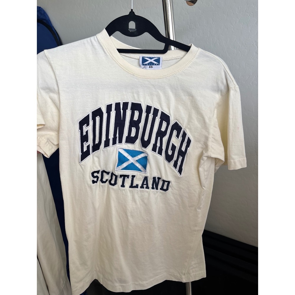 Edinburgh Scotland Graphic Tee Vintage Style Embroidered Cream Shirt XS